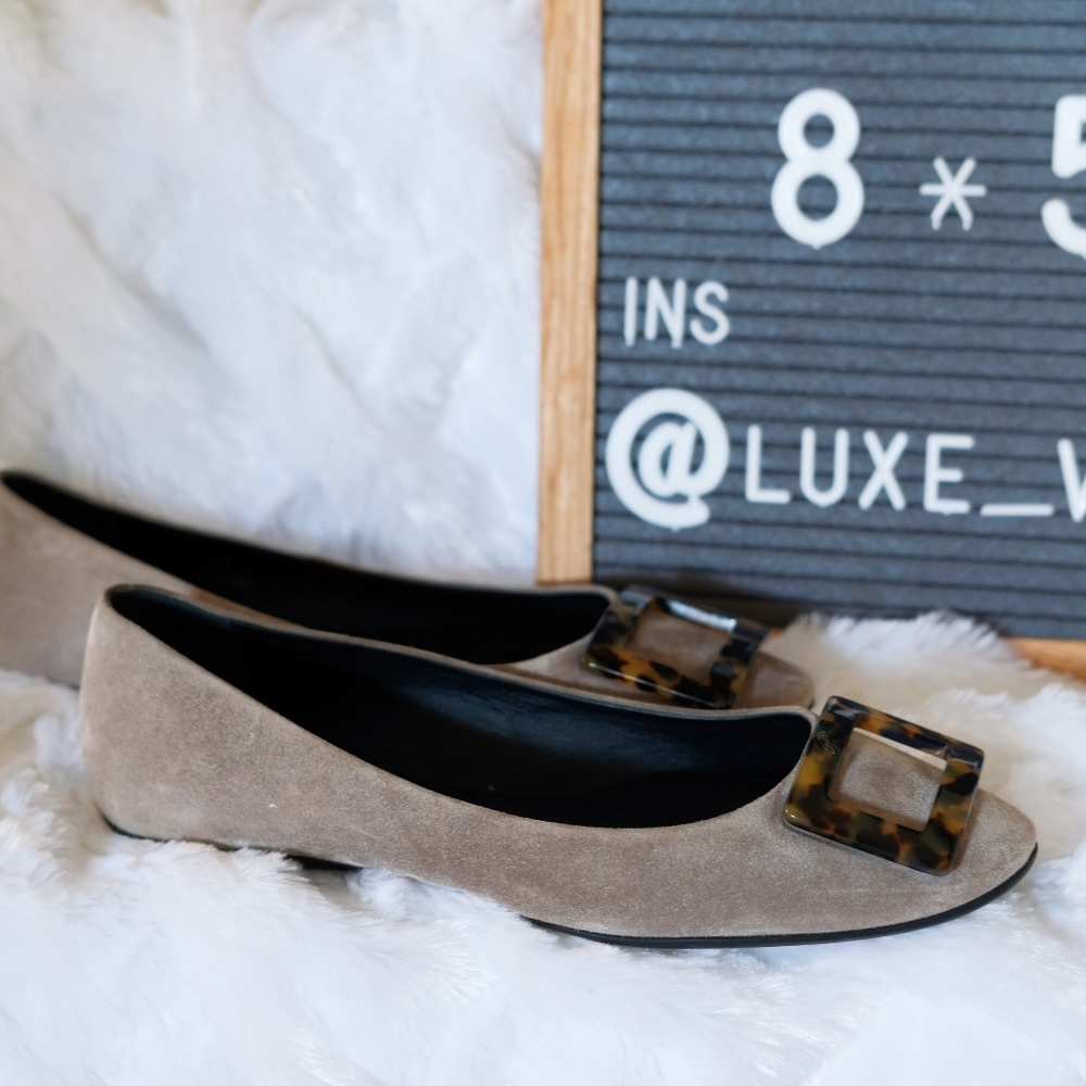 ⛔️SOLD⛔️Roger Vivier Gommette Turtle Buckle Flats
